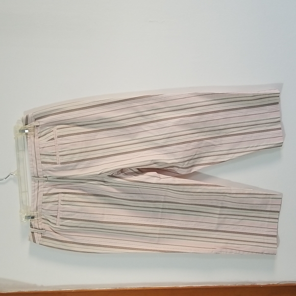 Talbot's Stretch Capri's - Picture 6 of 10